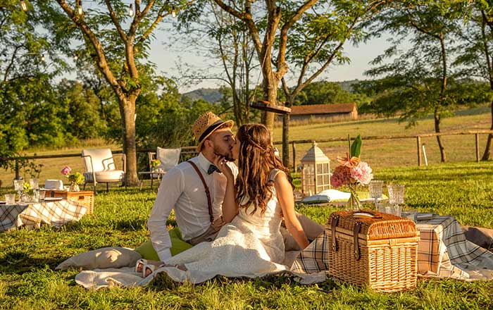 Wedding pic nic – informalmente chic! E si può fare, ora!